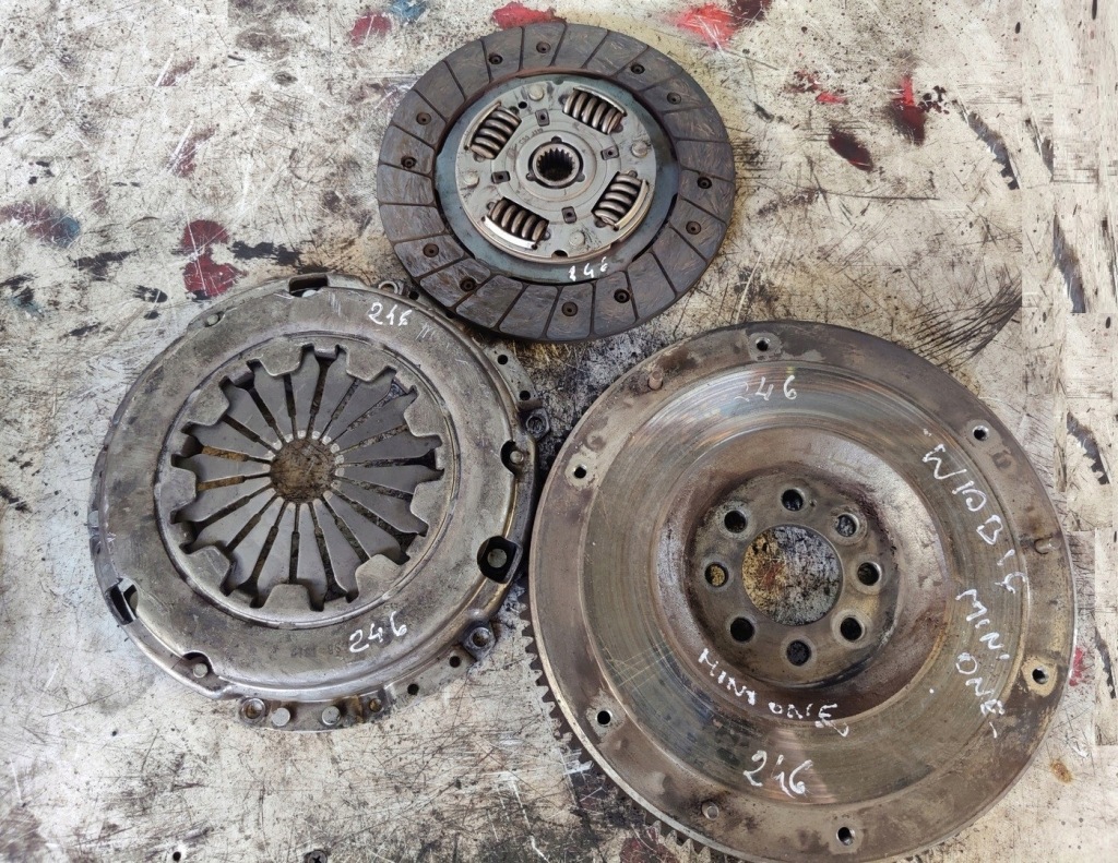 фото №1, Mini cooper r50 r52 1.6 16v колесо маховик 0952074 tacza притиск 246