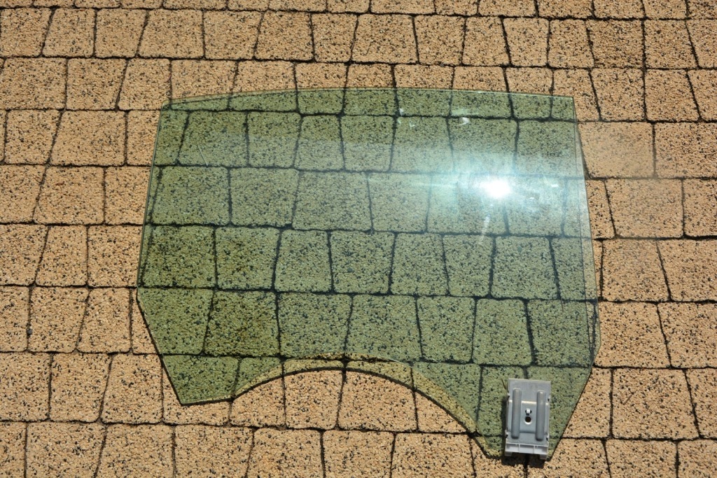 фото №1, Стекло дверь правый задняя vw passat cc 3c8845206 14r