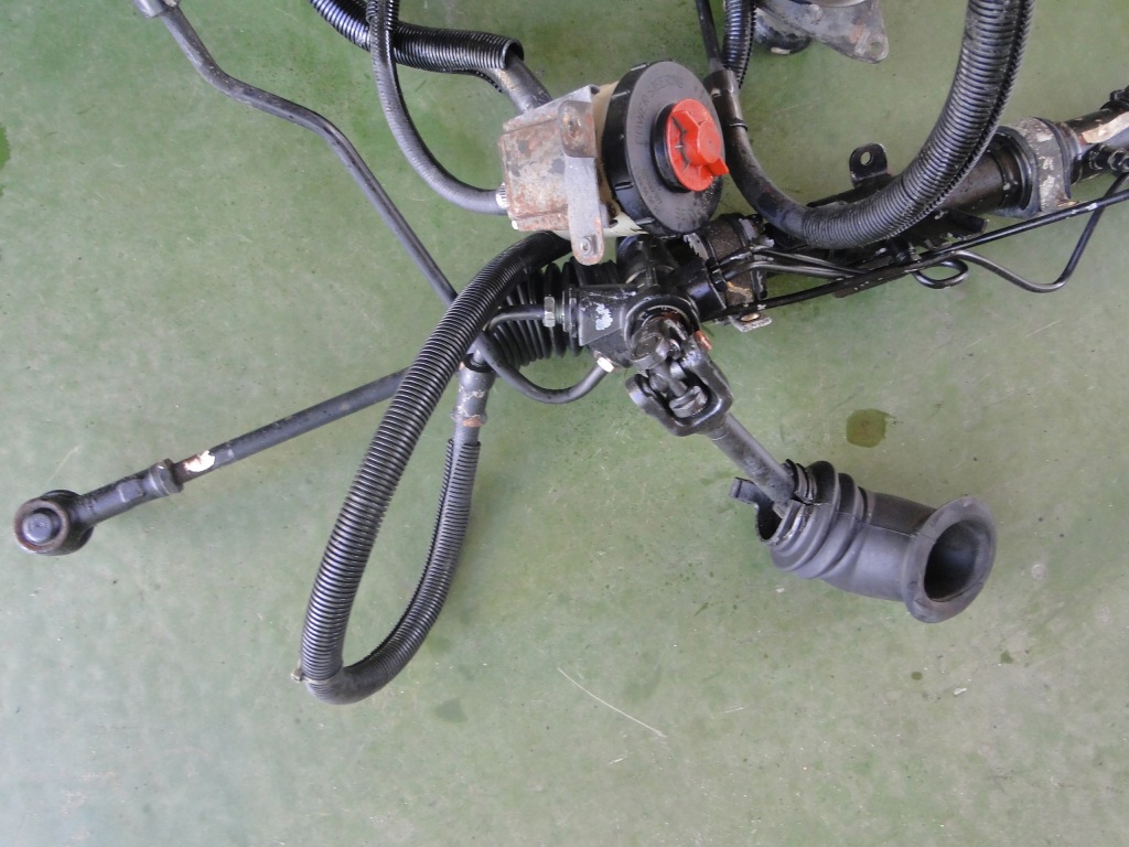 Купить Vw golf 1 кабриолет  кронштейн 053145515 насос усилитель