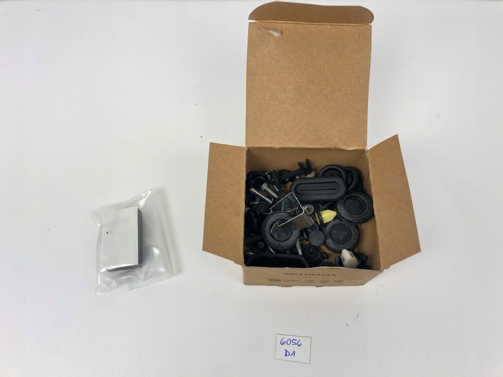 фото №1, Набор винт крепление дверь задняя audi a3 8v