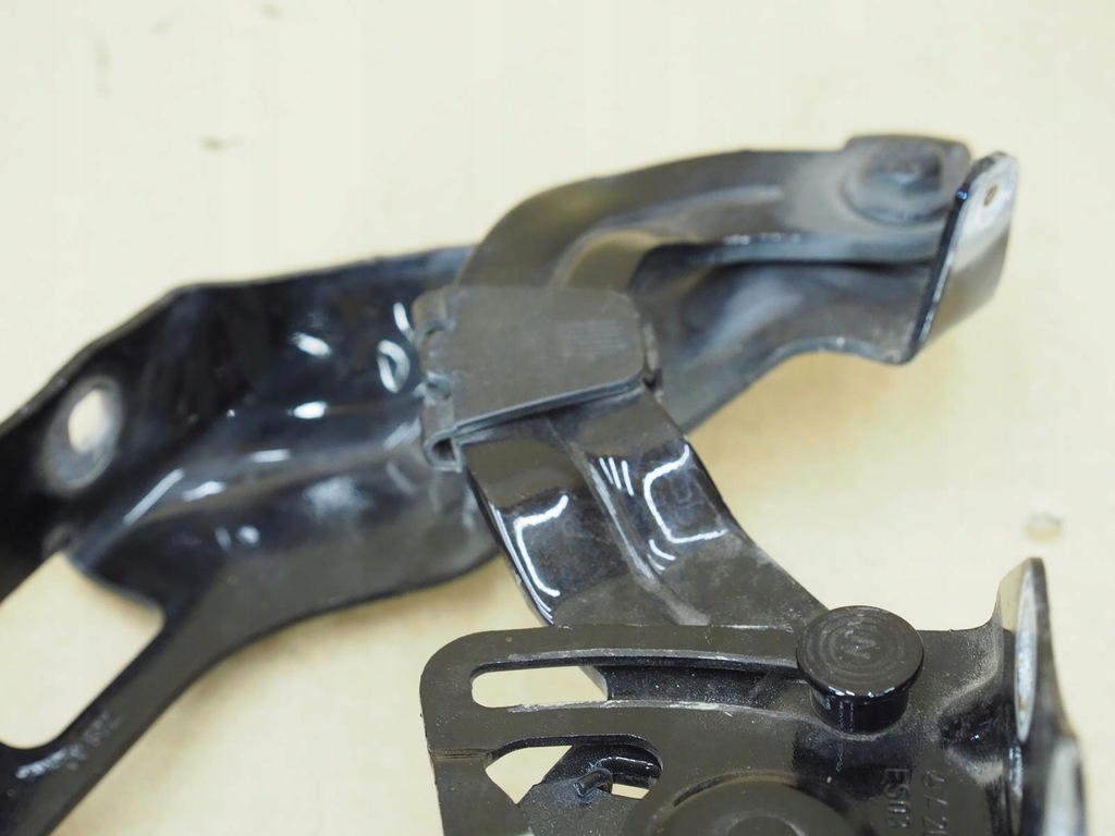 фото №14, Mercedes w205 петля капот левый повреждённый