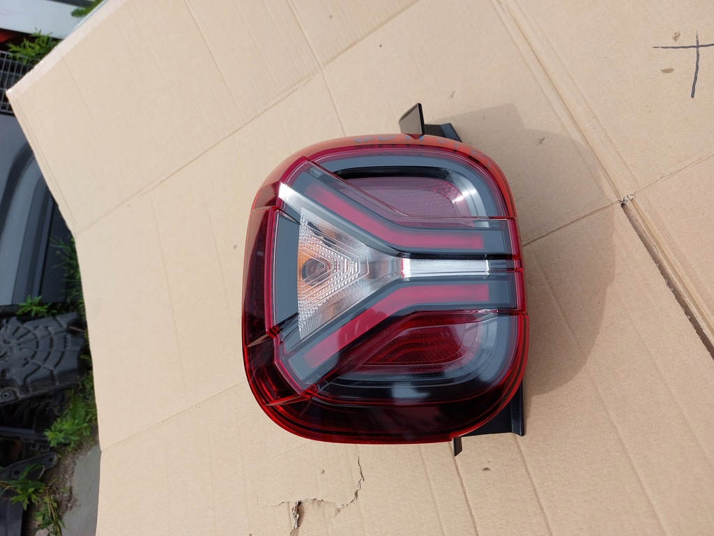 фото №1, Лампа задняя задняя левая dacia duster ii lift 21-