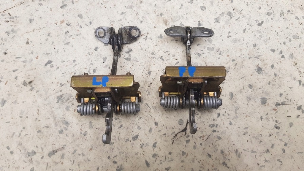 фото №2, Обмежувач двері перед peugeot 807