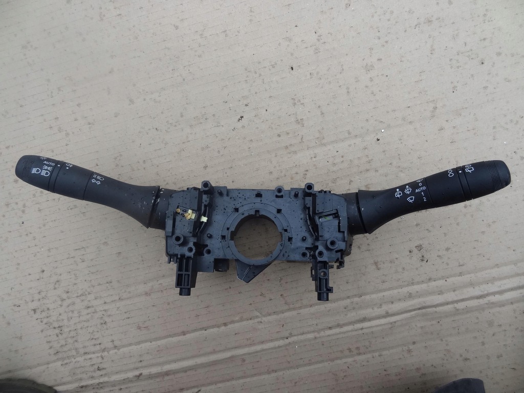 фото №1, Переключатель комбинированный renault clio v 255674797r