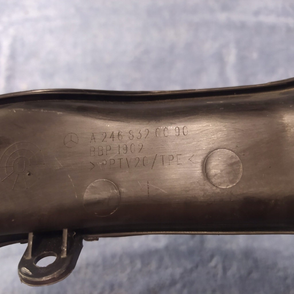 фото №4, Mercedes b-klasa w246 труба воздуха a2468320090