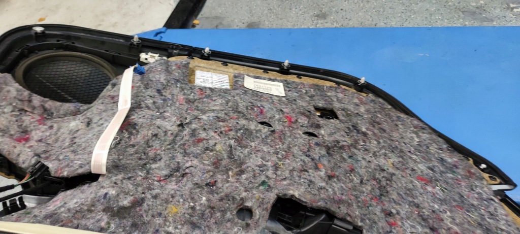 фото №12, Mercedes w211 правый обшивка кожаный передний