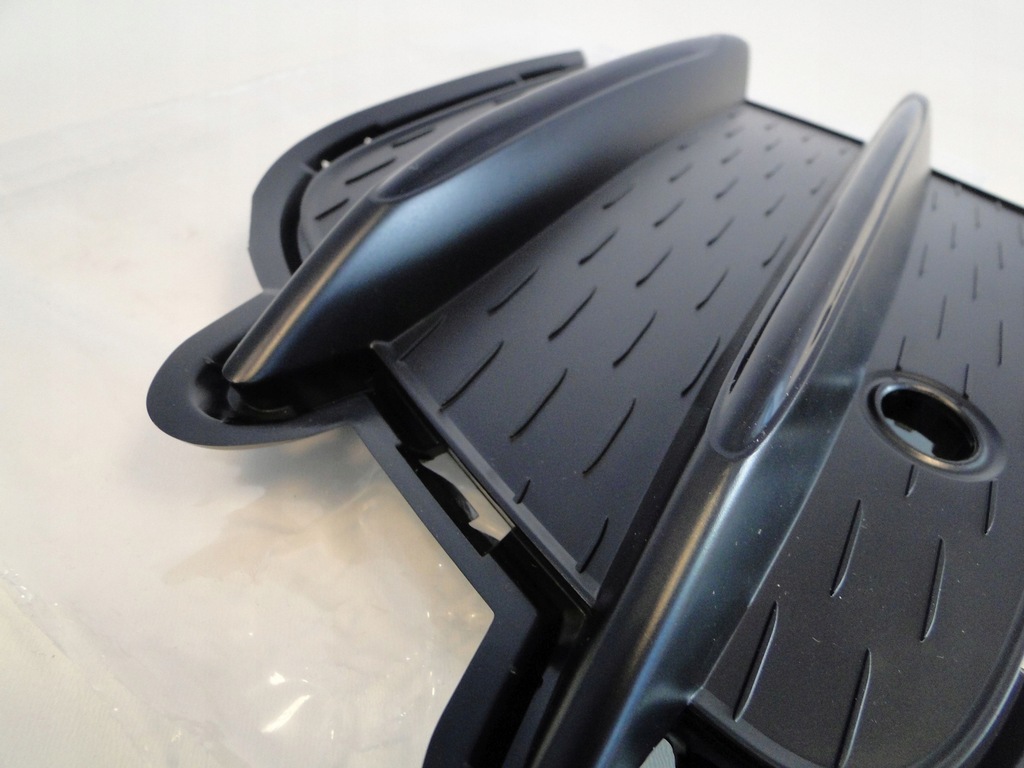 фото №8, Mercedes glb 247 x247 решётка бампера передний правая lift amg a2478856609