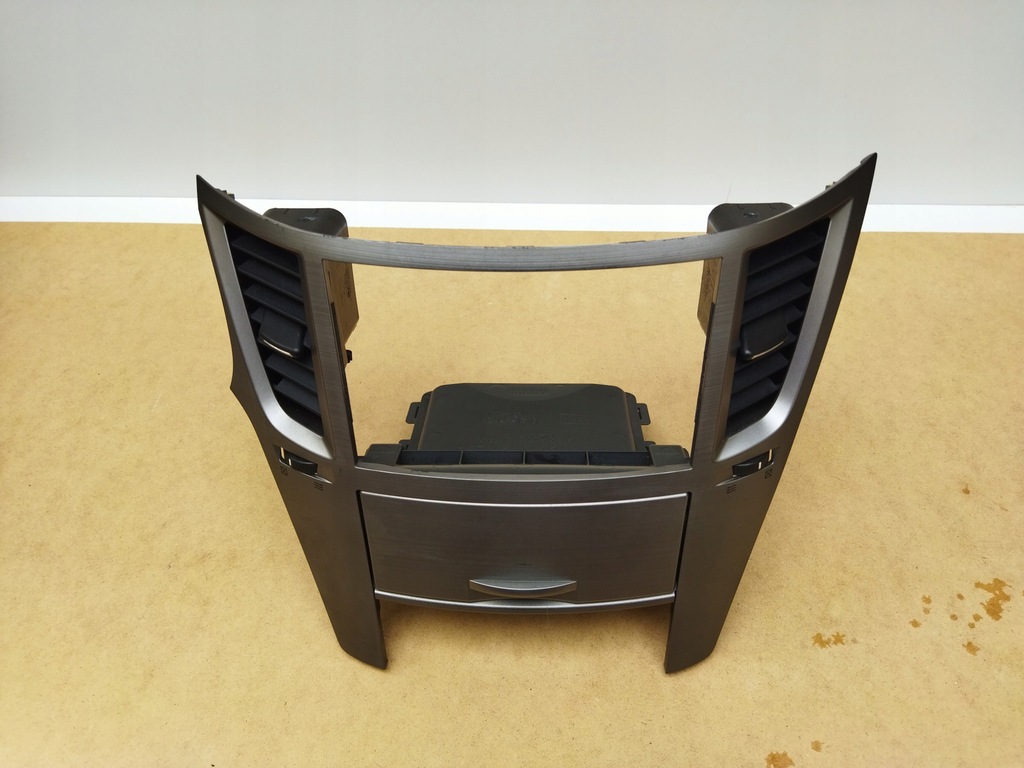 фото №1, Subaru legacy v 09-14 туннель средний рамка радио