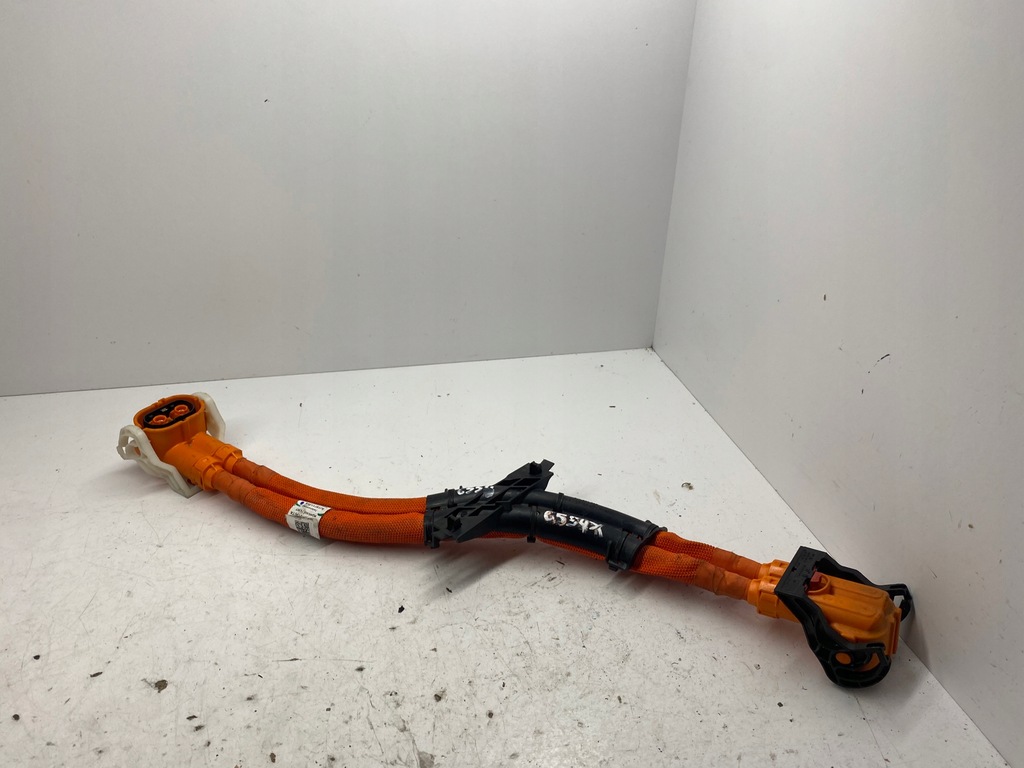 фото №1, Porsche taycan шланг аккумулятор 9j1971131a