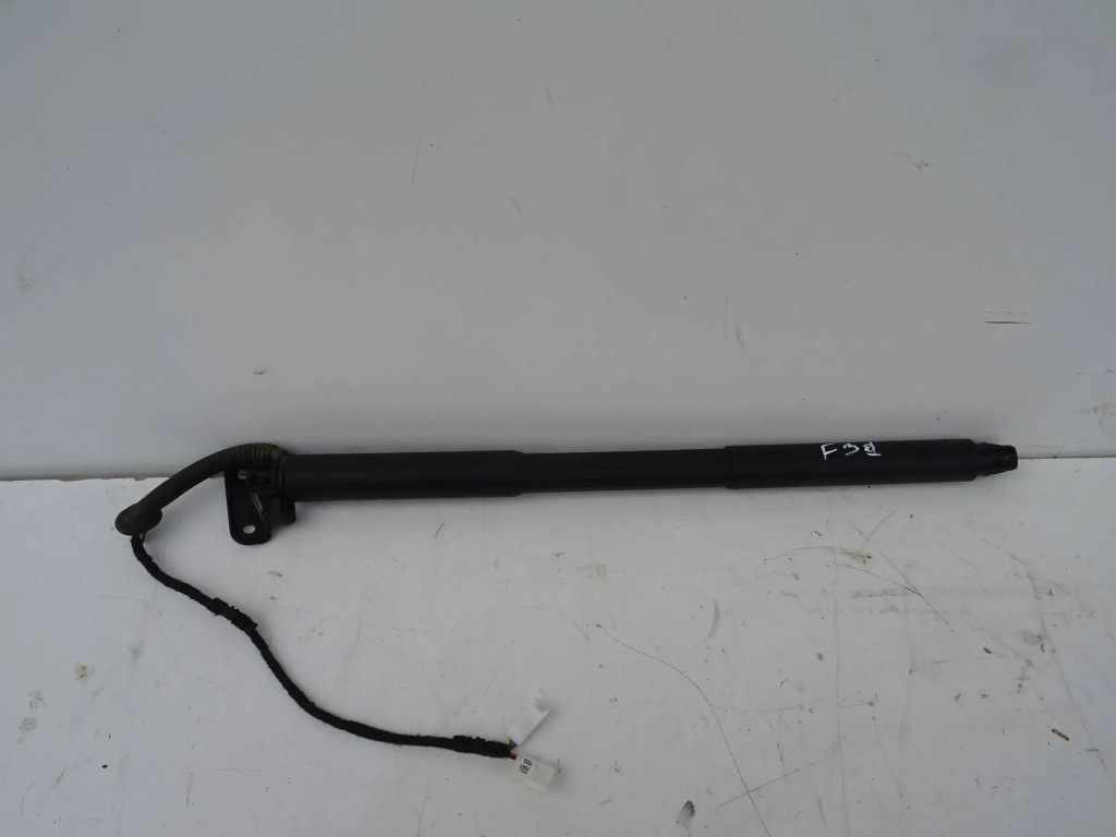 фото №1, Bmw 3 f30 f35 f31 привід кришки 7432374