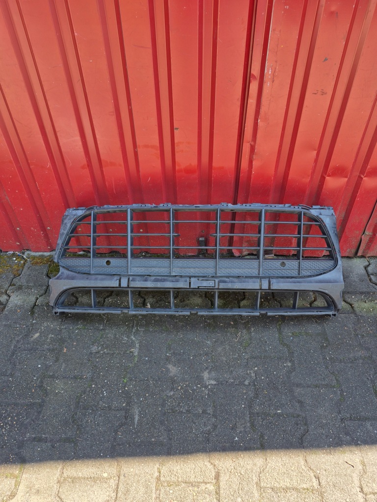 Купити Porsche macan 95b решітка середня бампера передній 95b807683j