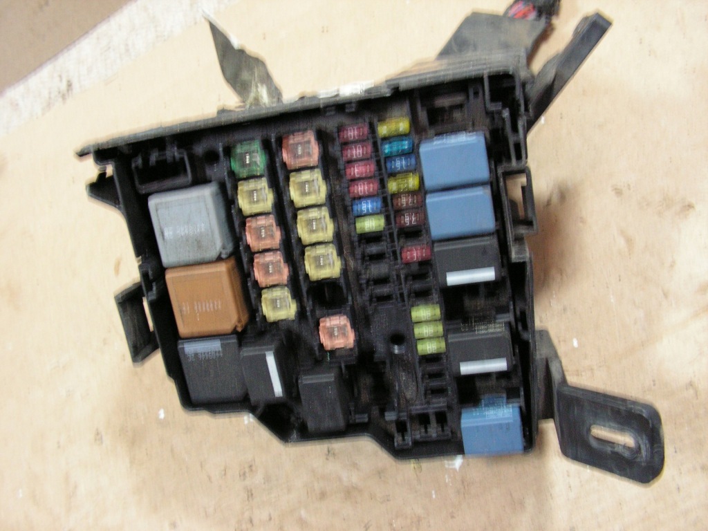 фото №4, Коробка предохранителей bsi ford fiesta mk7