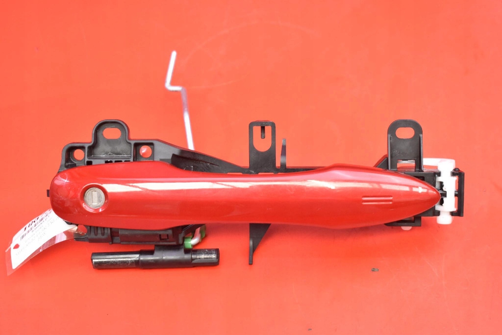 фото №1, Ручка левая перед передние 2tb toyota bz4x 22-