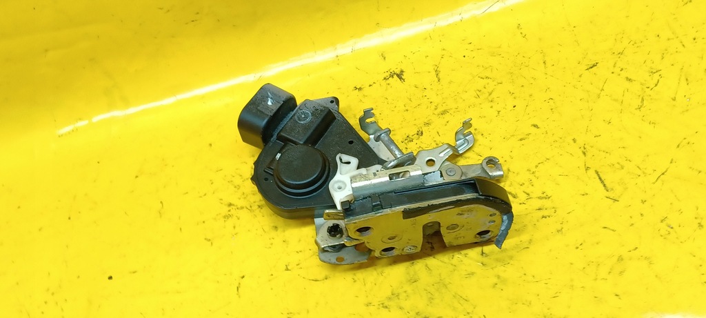 фото №7, Замок двері лівий задня lexus is 200 98-05r 4контакти