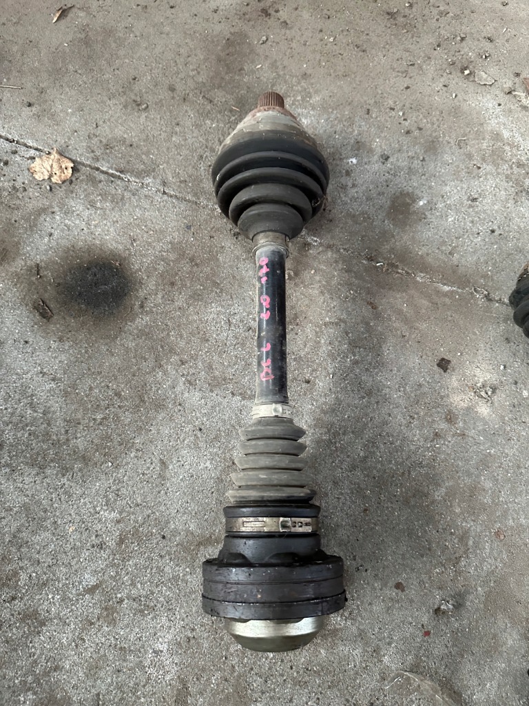 Купити Vw audi seat skoda привідний вал 3c0407271s