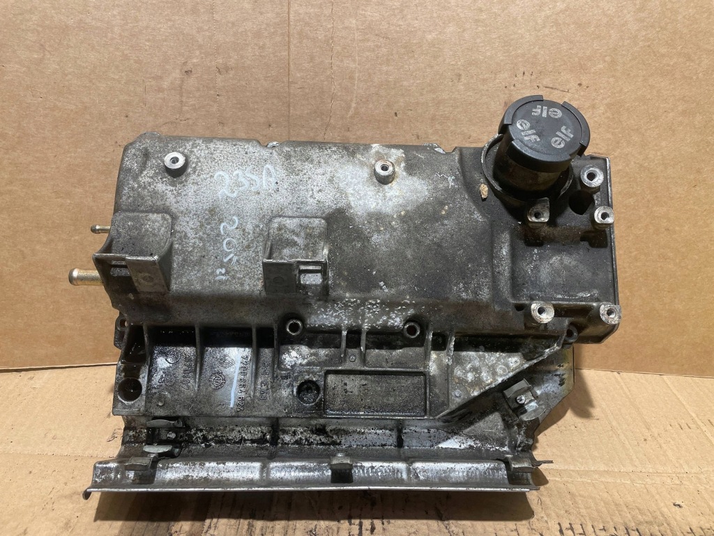 Купити Renault twingo 2 кришка клапанів