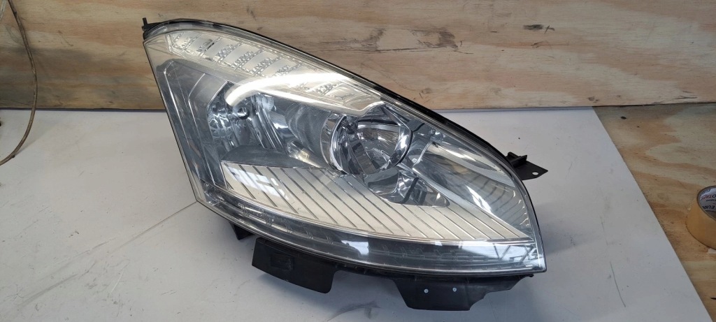 фото №1, Лампа перед права citroen c4 picasso lift 10- eu