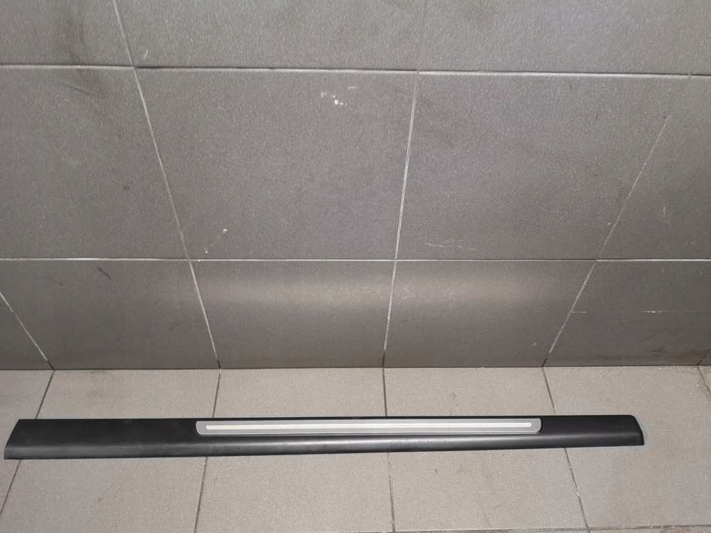 фото №1, Молдинг дверь правый перед audi a6 c6 4f0853374c