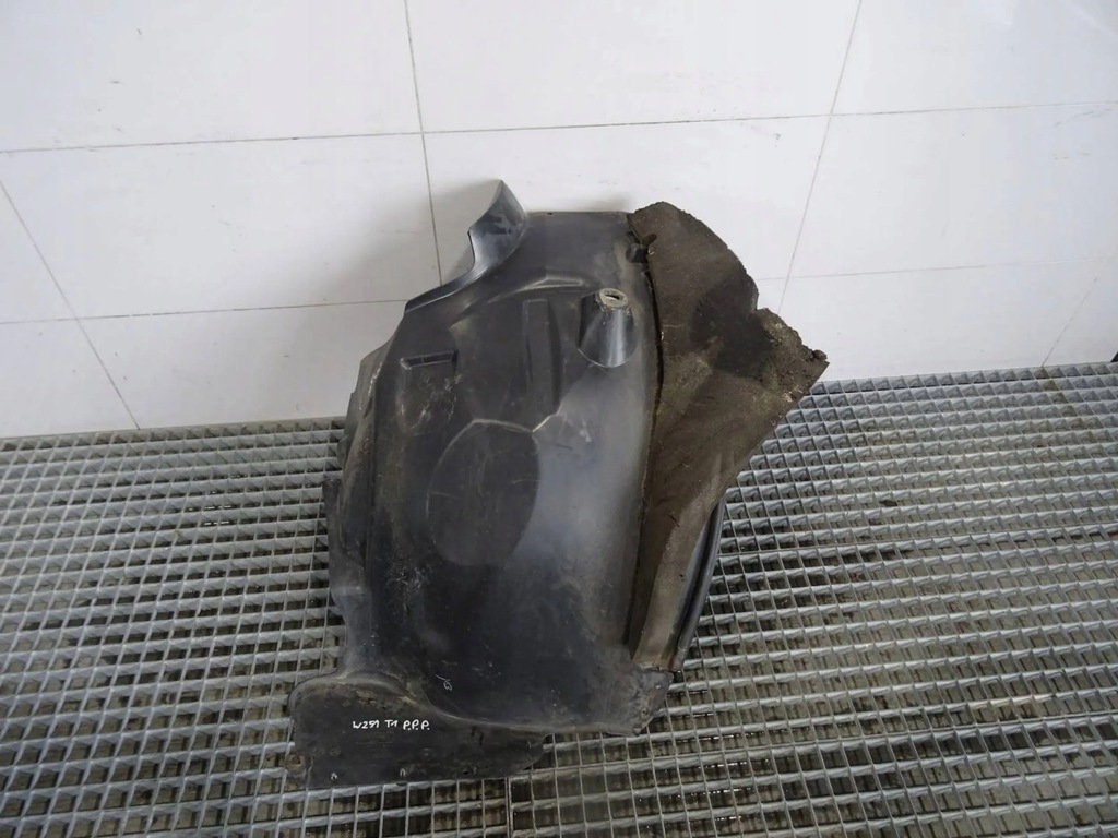 фото №1, Подкрылок правый перед часть задняя mercedes r w251