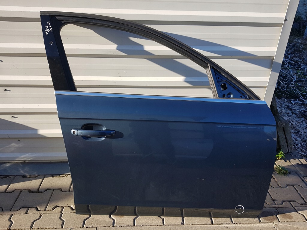 фото №1, Audi a4 b8 08-15r дверь правое перед lx5l