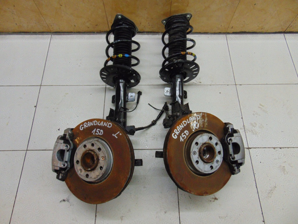 фото №1, Поворотный кулак амортизационная стойка левая opel grandland 1.5d