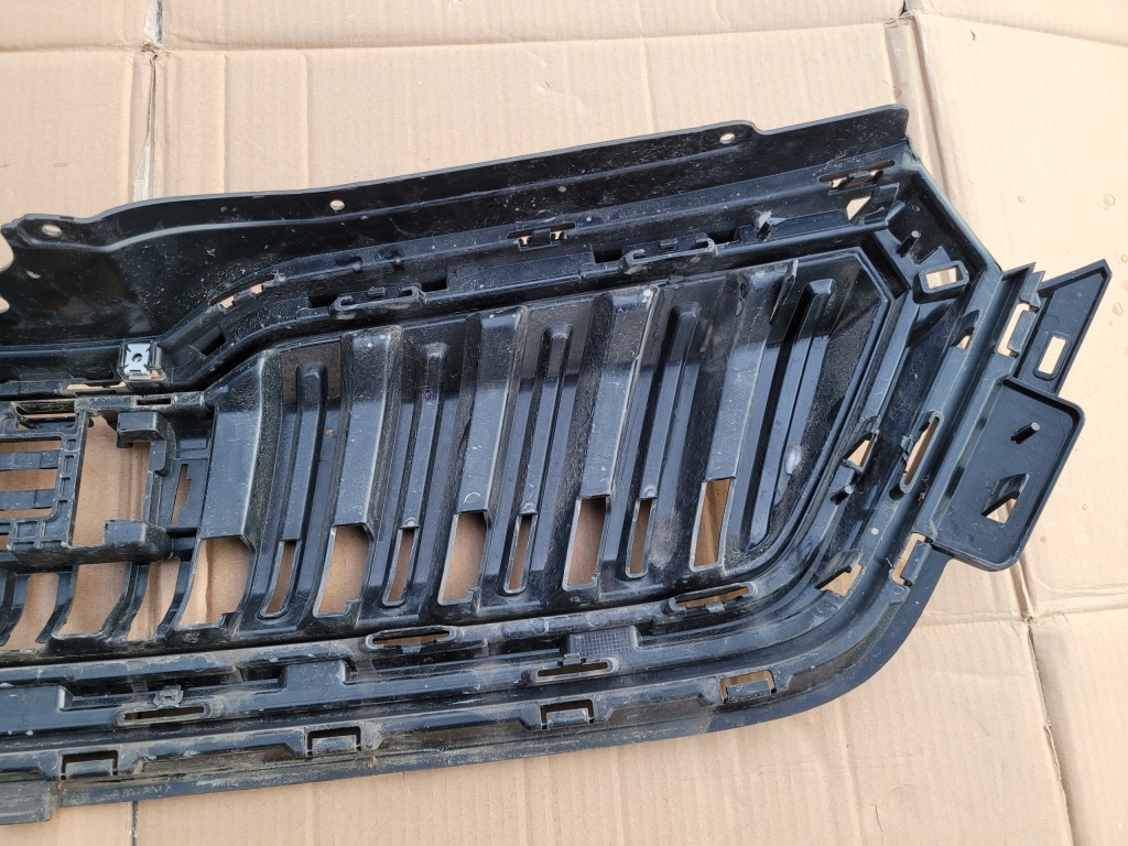 Решётка радиатора w бампер перед skoda kamiq 658 658853653a garwolin Оригинал