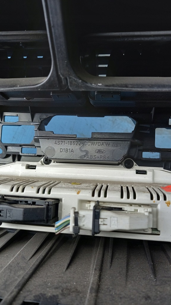 фото №3, Рамка радио ford mondeo 2.0td 05r