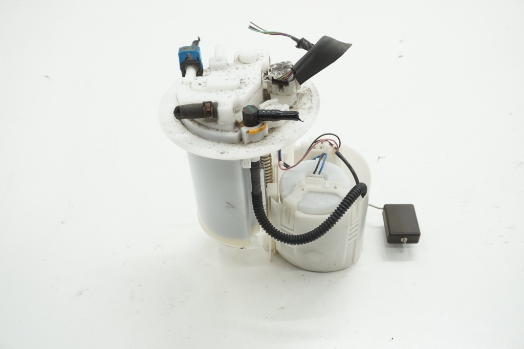 фото №1, Toyota avensis t27 насос пального 1.8vvti