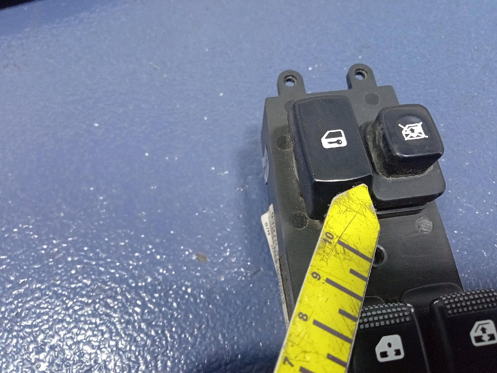 фото №10, Kia carnival ii vq 06- панель переключатель окон левый перед 93570-4d000