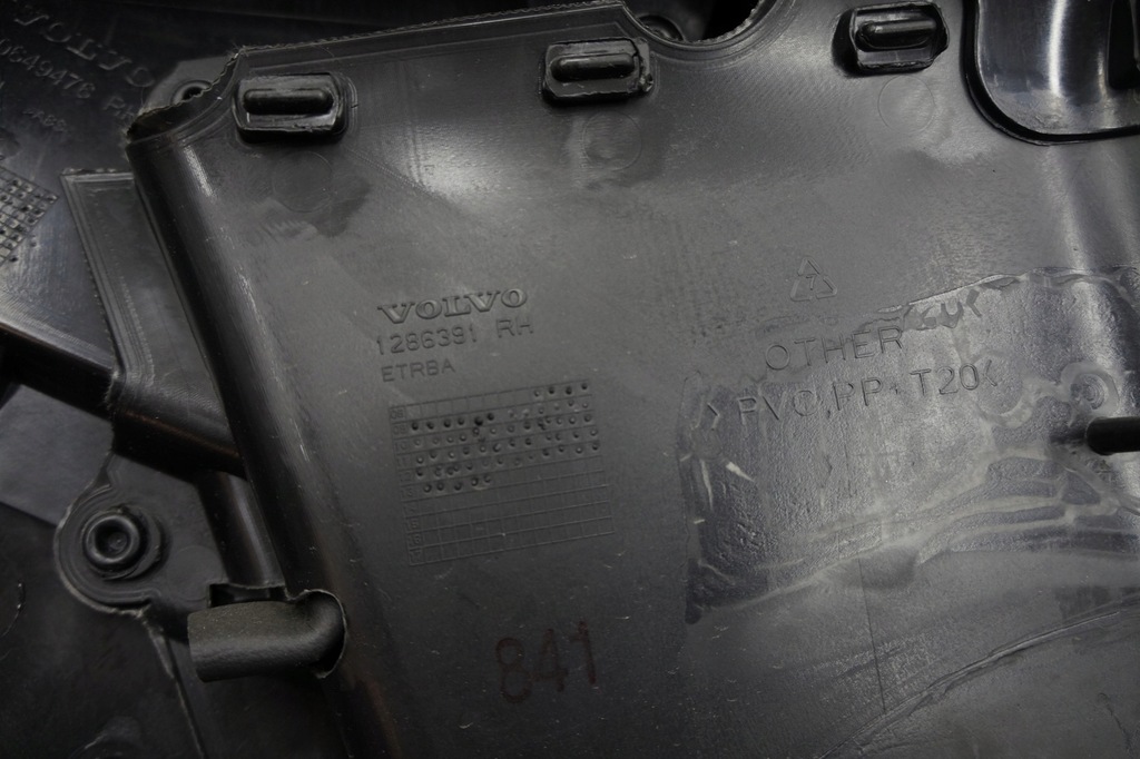 фото №6, Volvo v70 iii обшивка правий задня