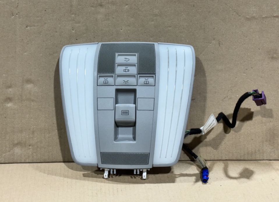 фото №1, Mercedes e w212 лампа потолочный a2129001906