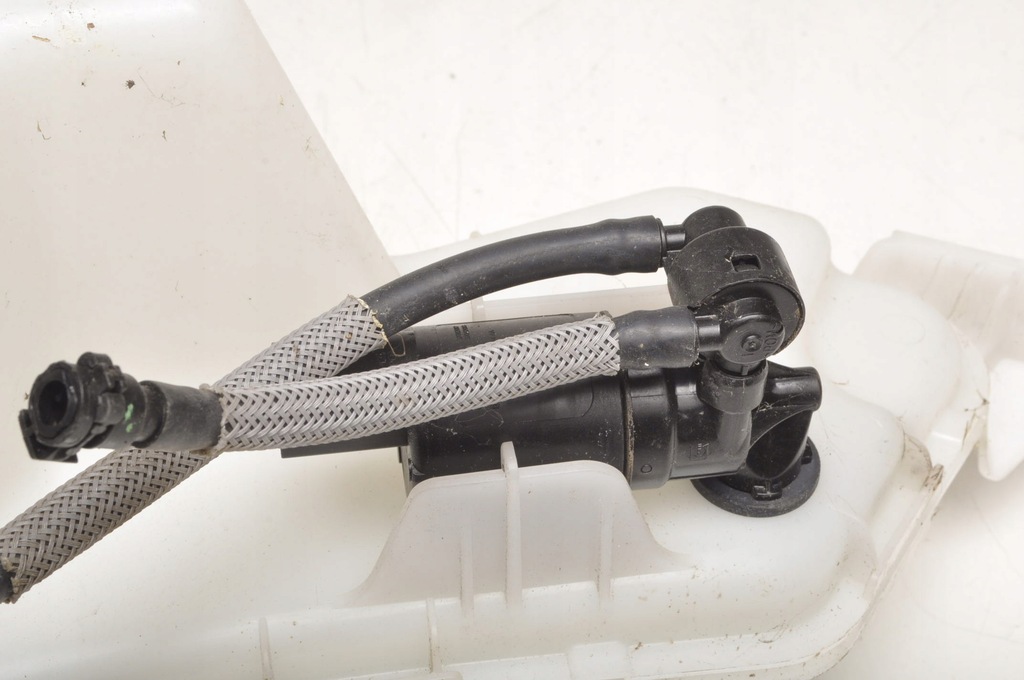 фото №6, Land rover defender ii l663 3.0 бачок омивача l8b2-17b613-ac 21r