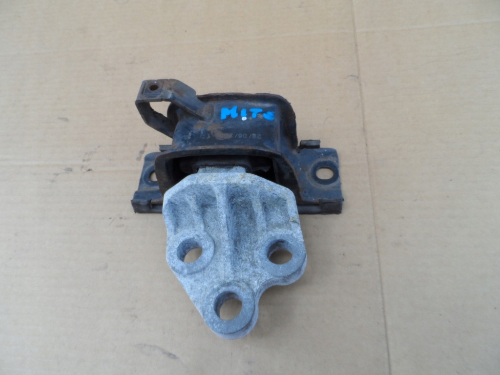 Купити Кронштейн подушка коробки передач alfa romeo mito 1.6 jtd