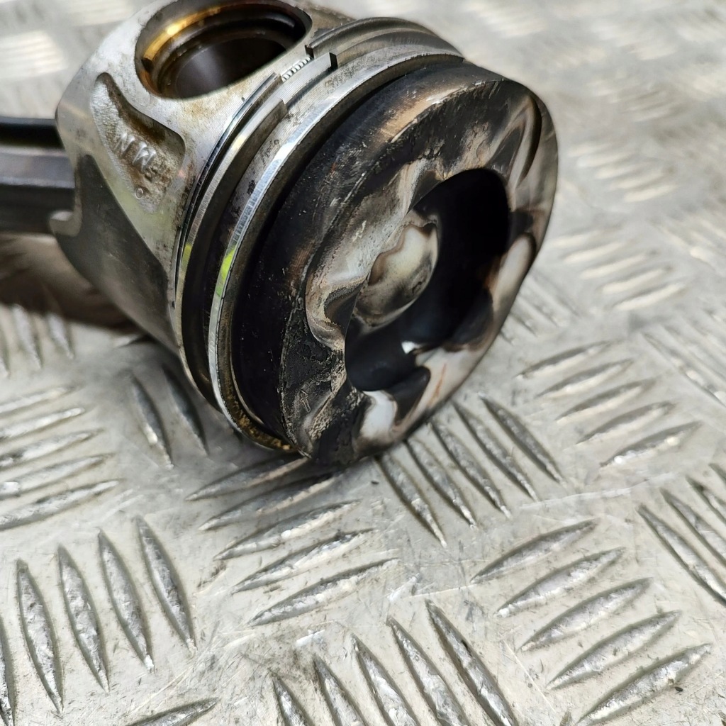 фото №6, Mercedes-benz sprinter w906 2014 поршень