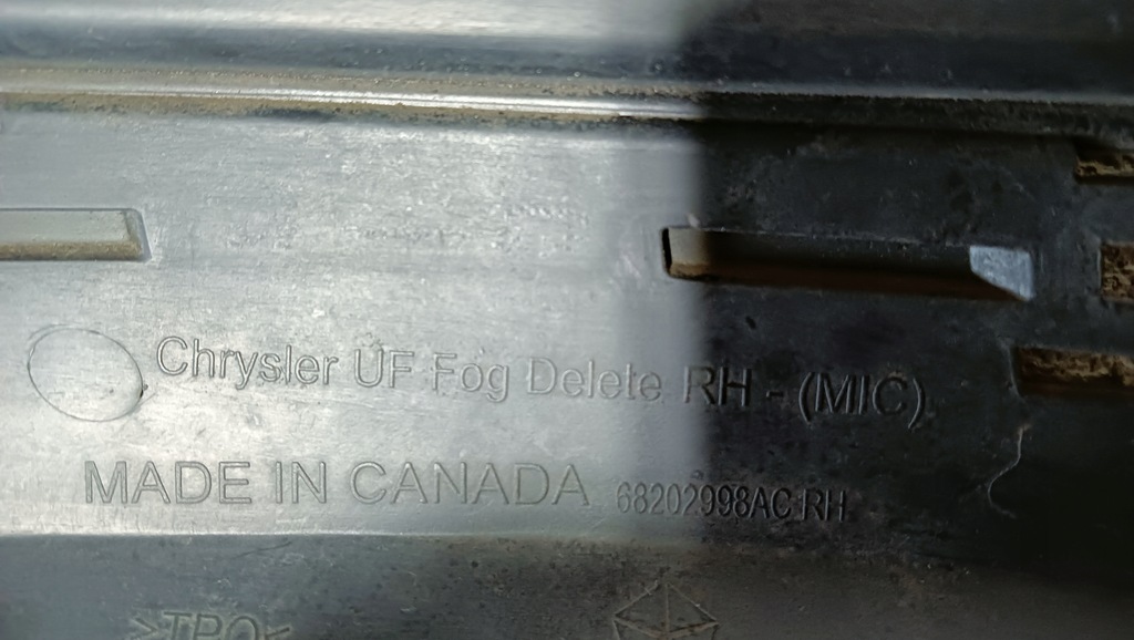 фото №5, Chrysler 200 решітка бампера права 68202998ac 2015