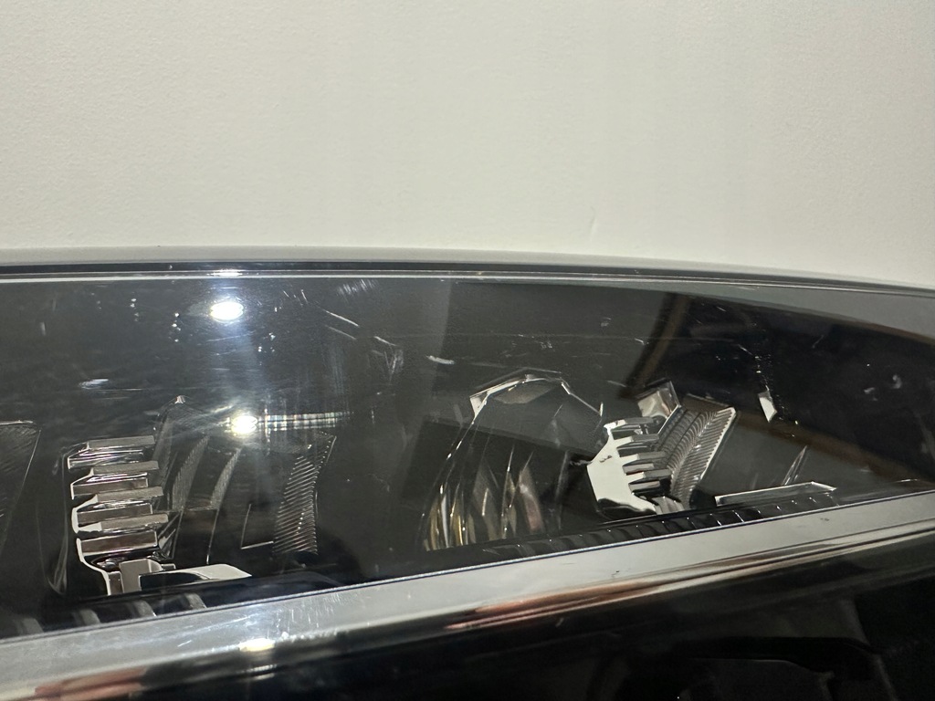 фото №6, Renault megane v e-tech лампа правая europa 260102443r