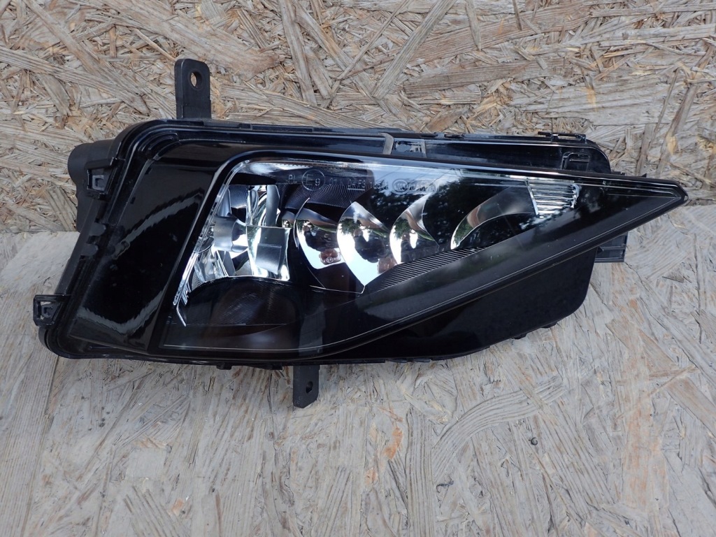 фото №1, Противотуманная фара правый vw golf sportsvan 510 lift 2017-