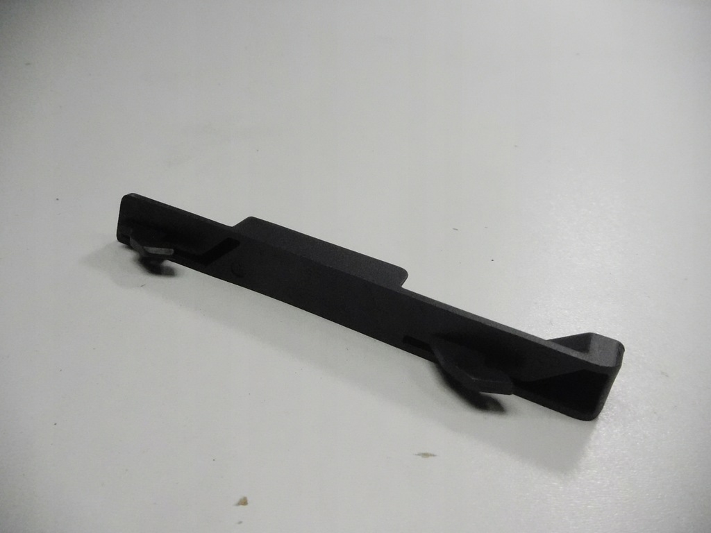 фото №8, Направляющая бардачка skoda fabia ii правая 5j6861344c