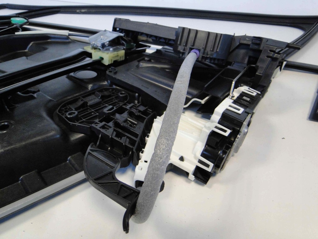 фото №6, Mercedes b w246 246 вкладыш дверь левая перед замок