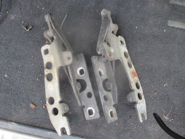 фото №1, Bmw e39 петлі капот cena za 2 штуки