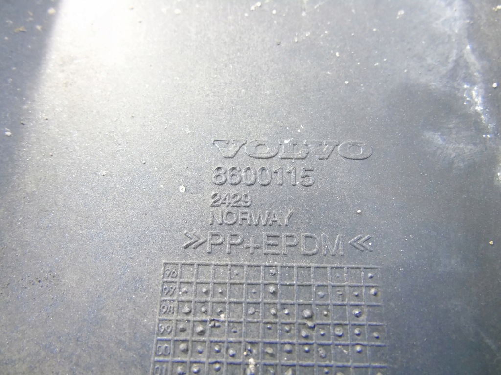 фото №5, Молдинг pod фара правый задняя volvo c70 8600115