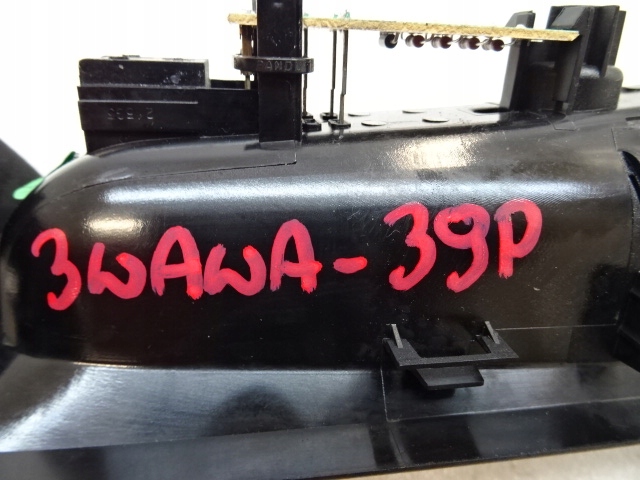 фото №8, Peugeot 5008 зарядний пристрій ліхтарики багажника 89038571b