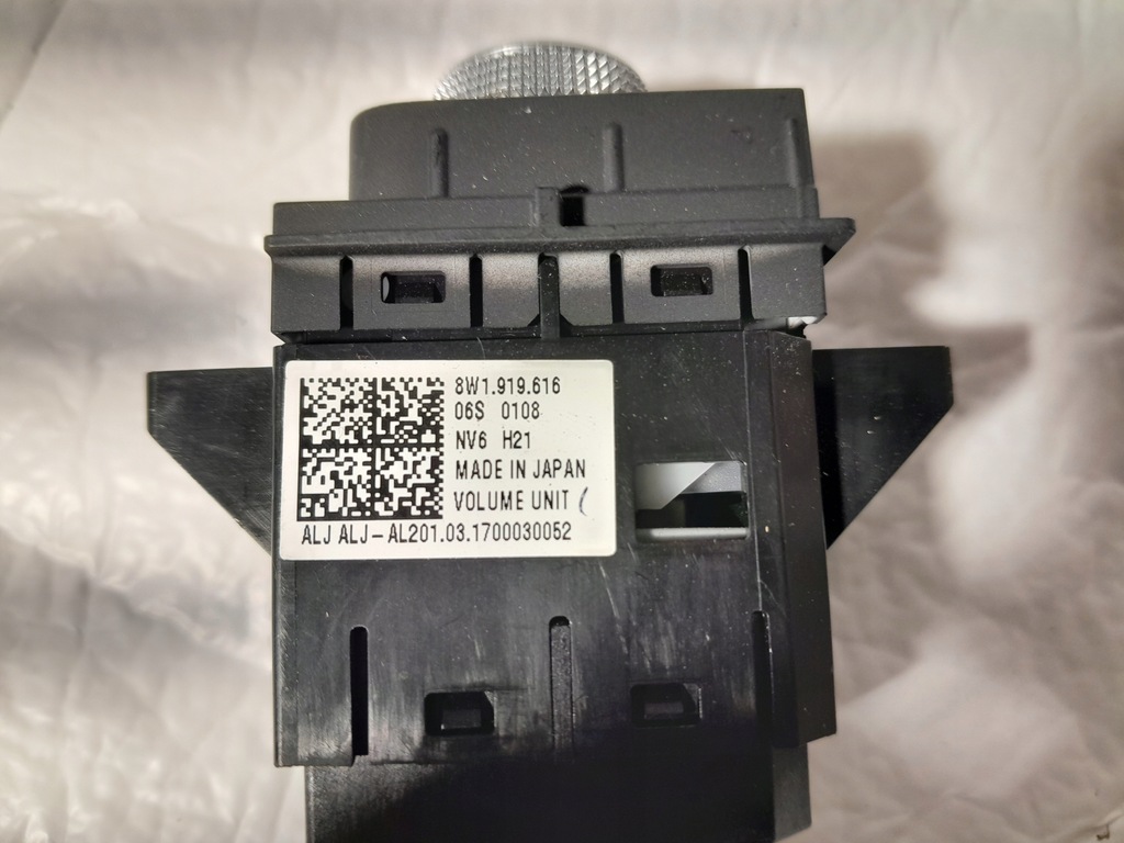 фото №3, Audi a4 b9 регулювання гучність радіо 8w1919616