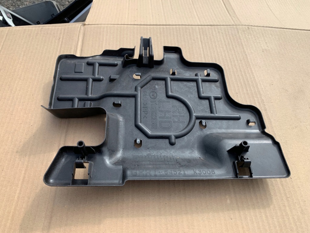 фото №2, Заглушка защита салона mazda 6 gj ghr1-64521 оригинал