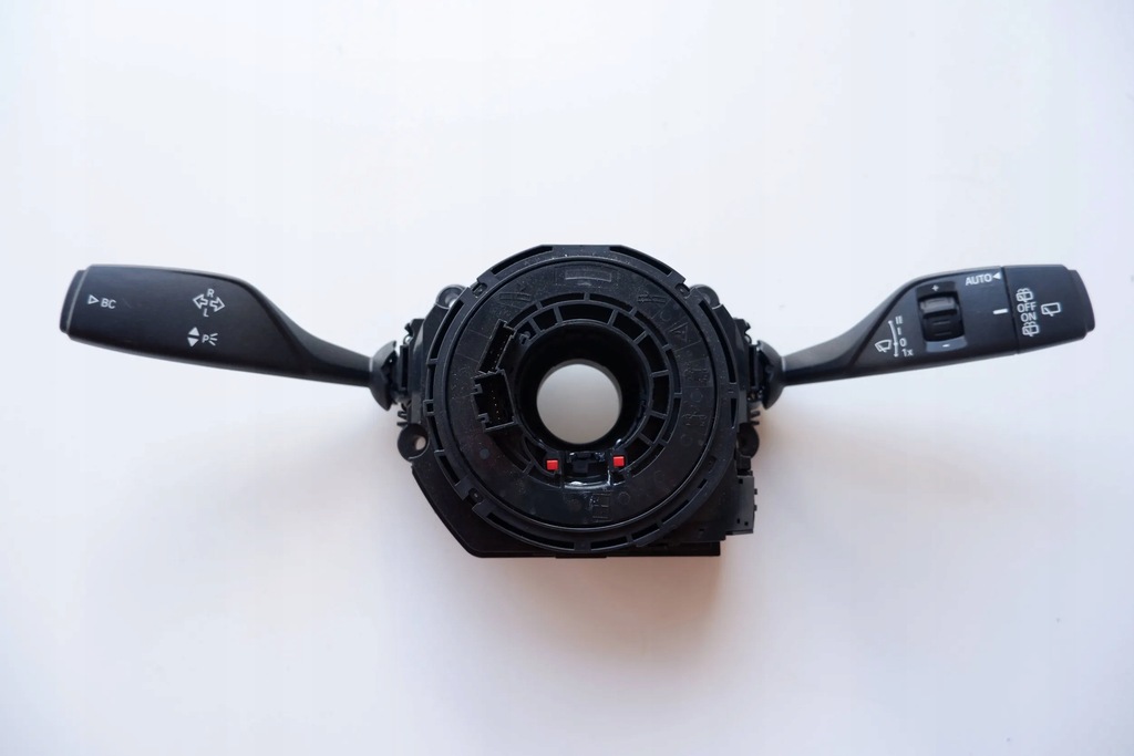 фото №1, Bmw f46 f46 переключатель комбинированный 9330563