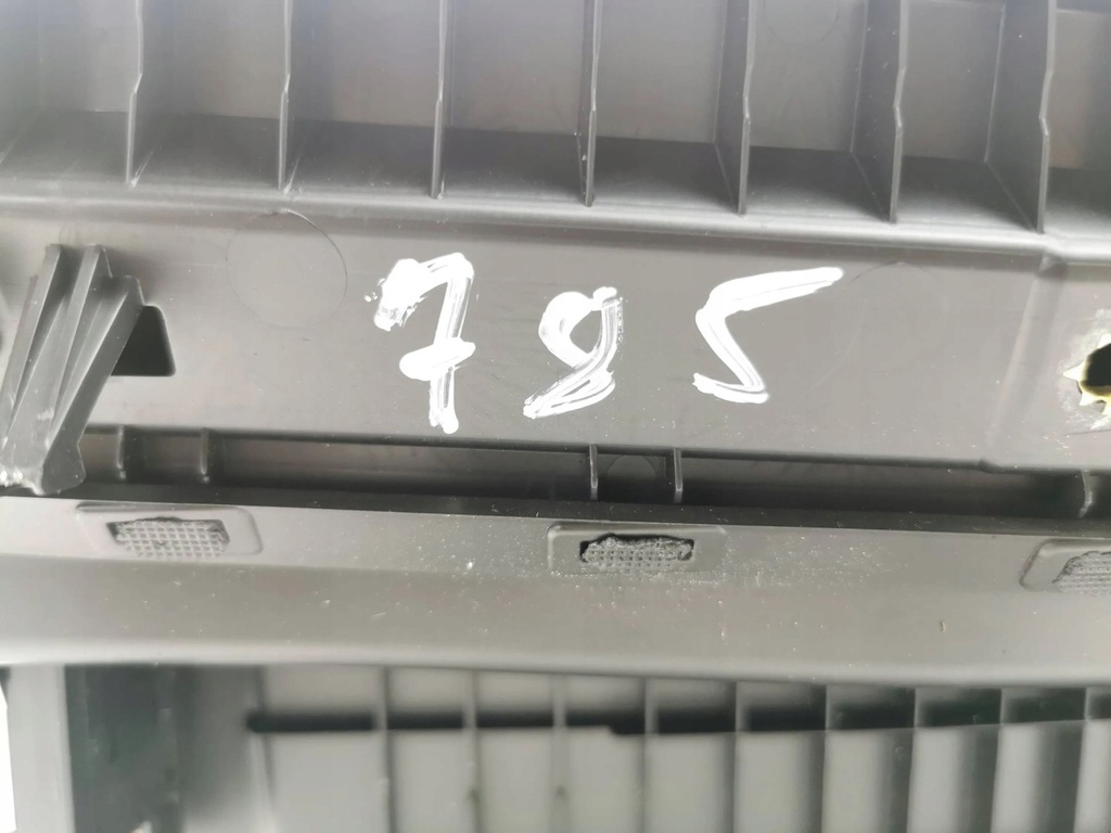 фото №9, Audi a3 8y 2023 бардачок панели приборной панели / комплект