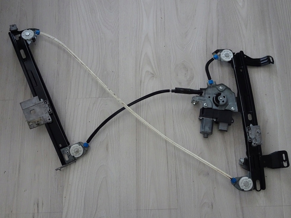 фото №1, Peugeot 308 cc cabrio механізм скло перед правий