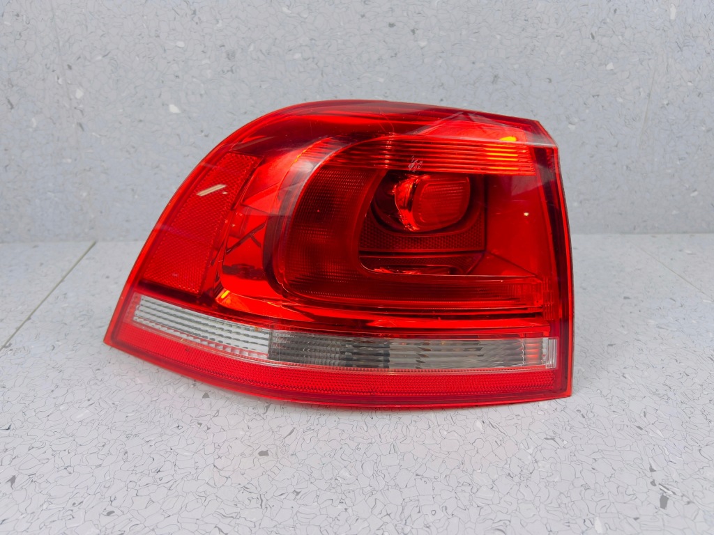 фото №1, Лампа левая задняя vw touareg 7p 7p6945095d