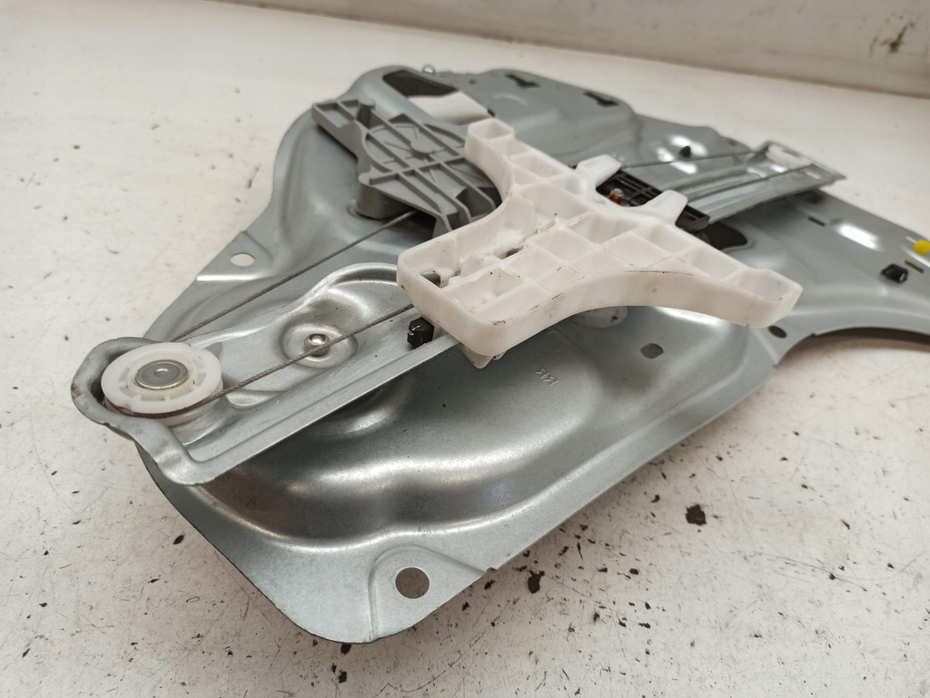 фото №12, Hyundai ix35 подъемник задняя правый 814202y010