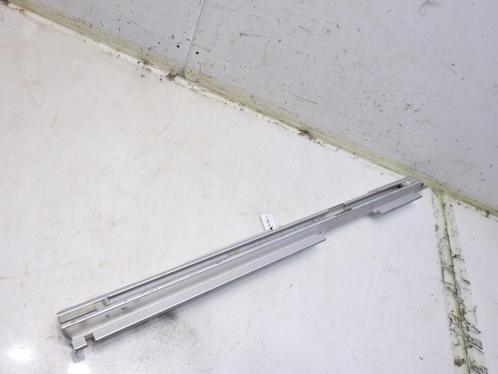 фото №6, Напрямна напрямна багажника права volvo v70 iii